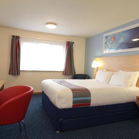 Travelodge Glasgow Airport Hotel Bagian luar foto