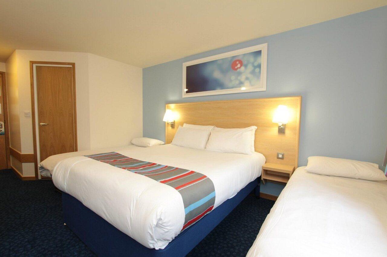 Travelodge Glasgow Airport Hotel Bagian luar foto