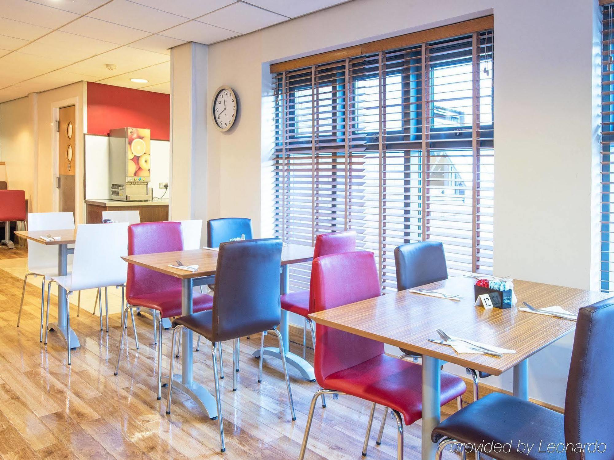 Travelodge Glasgow Airport Hotel Bagian luar foto