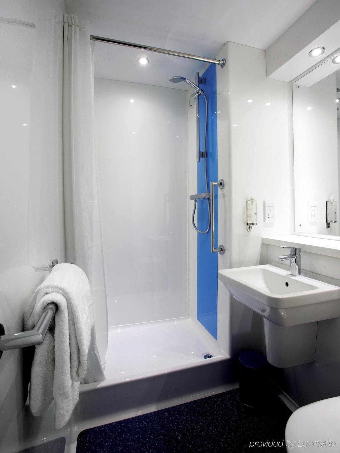 Travelodge Glasgow Airport Hotel Bagian luar foto