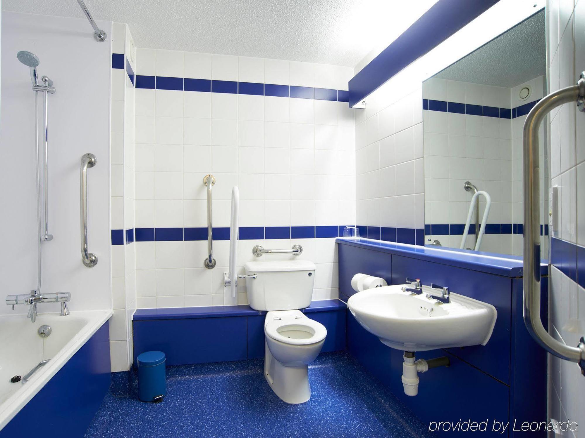 Travelodge Glasgow Airport Hotel Bagian luar foto
