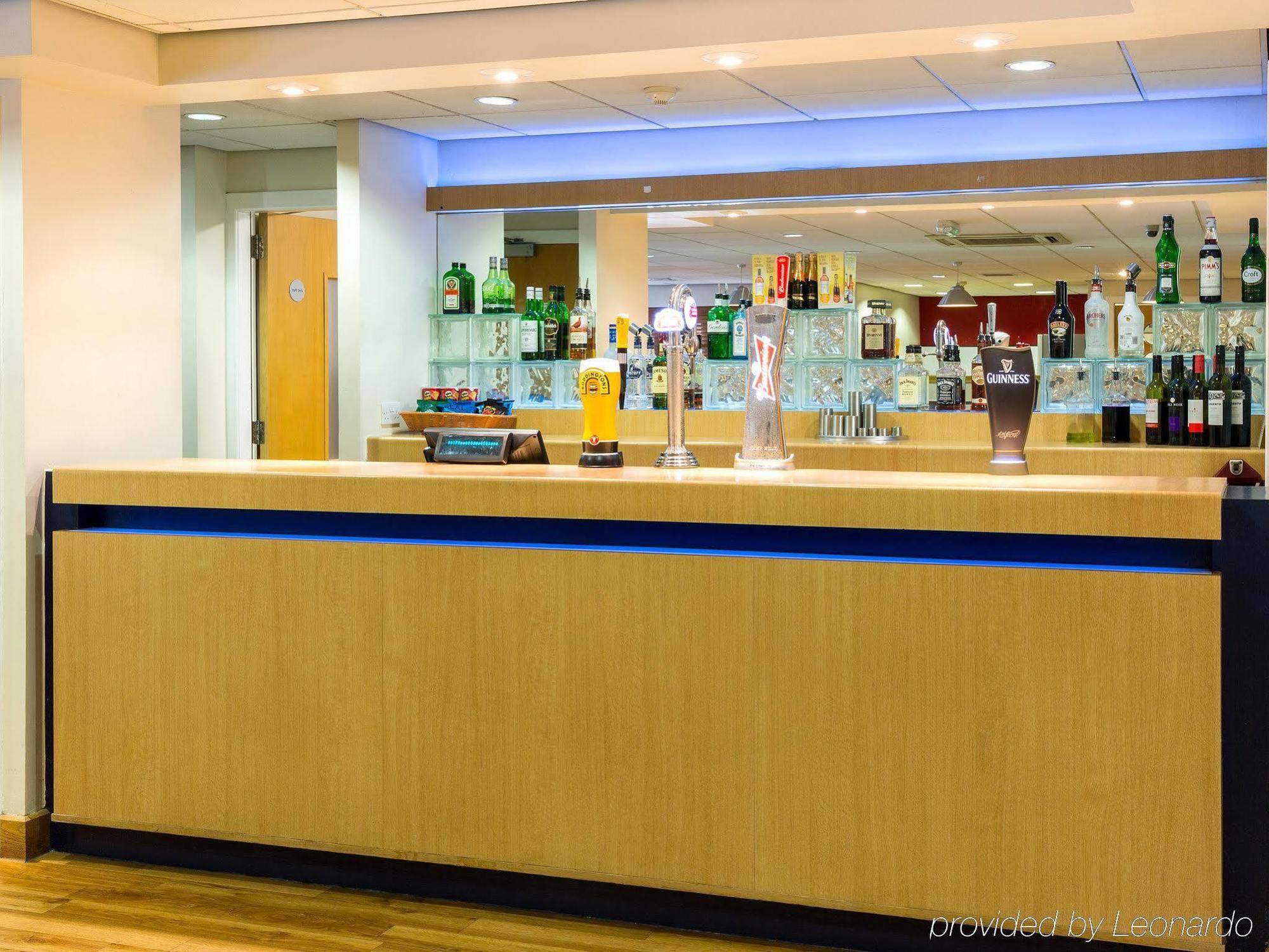 Travelodge Glasgow Airport Hotel Bagian luar foto