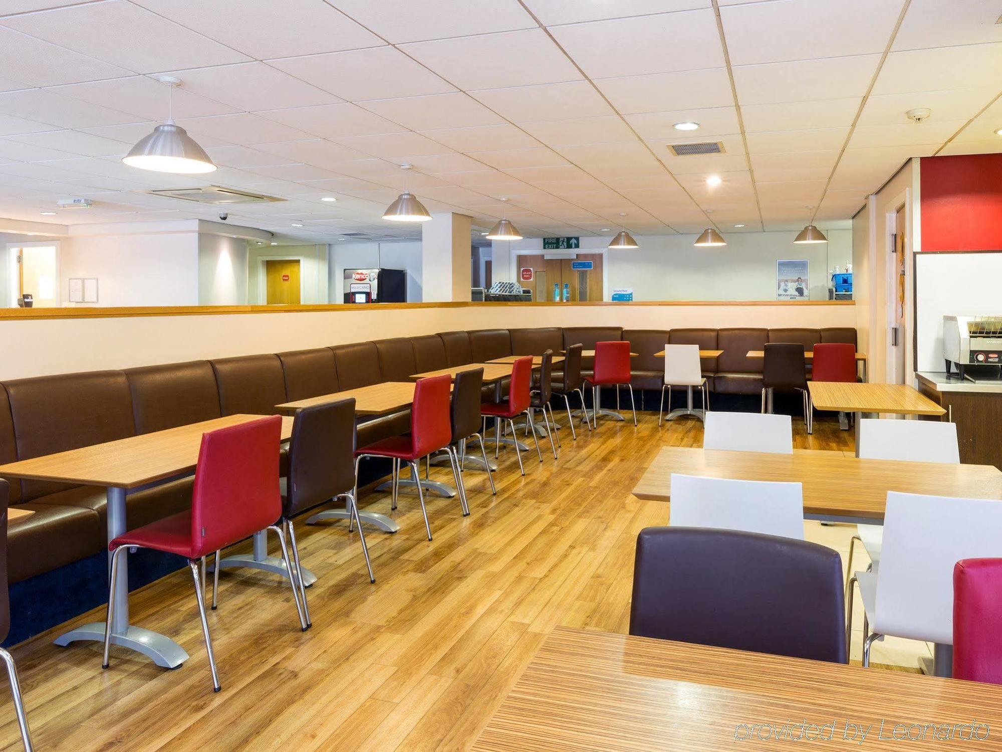 Travelodge Glasgow Airport Hotel Bagian luar foto